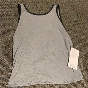 Lululemon NWT twist it tank size 8 b&w stripe